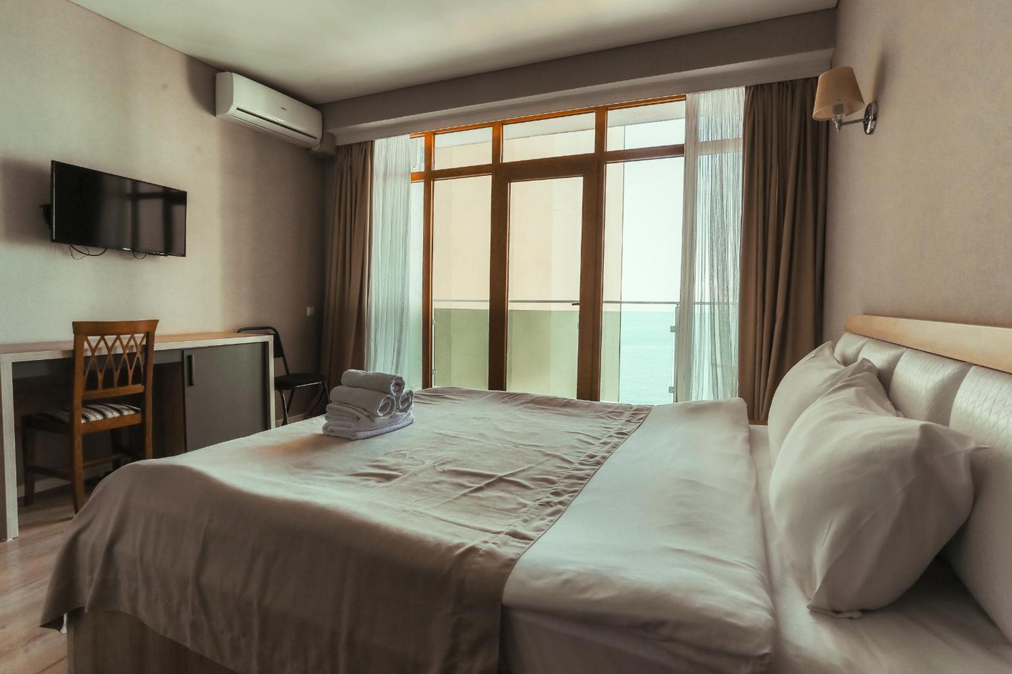G-Point New Beach Batumi Luaran gambar