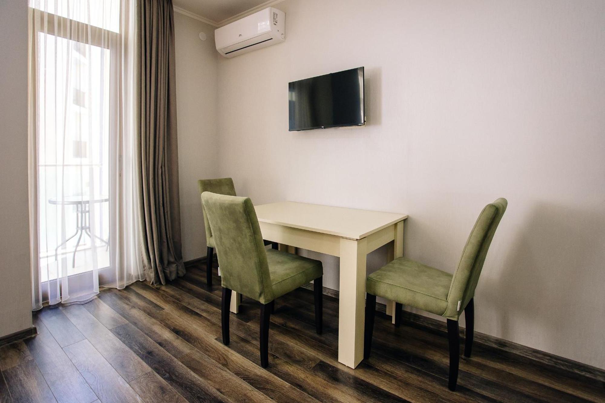 G-Point New Beach Batumi Luaran gambar
